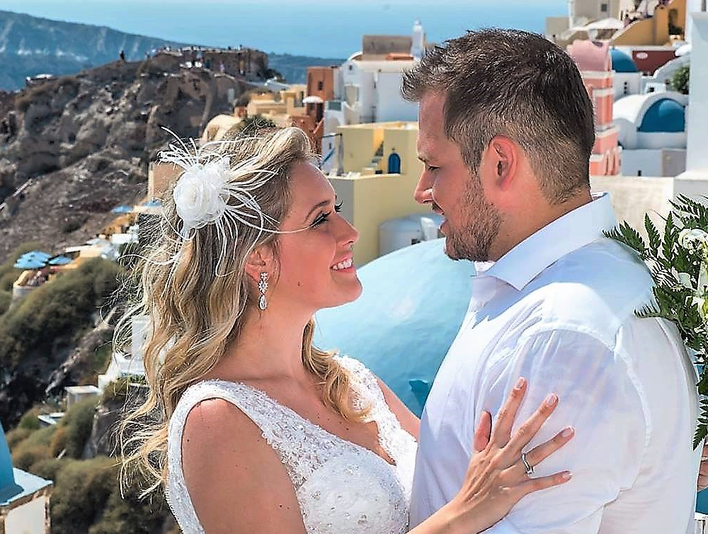 Can you legally get married in Santorini